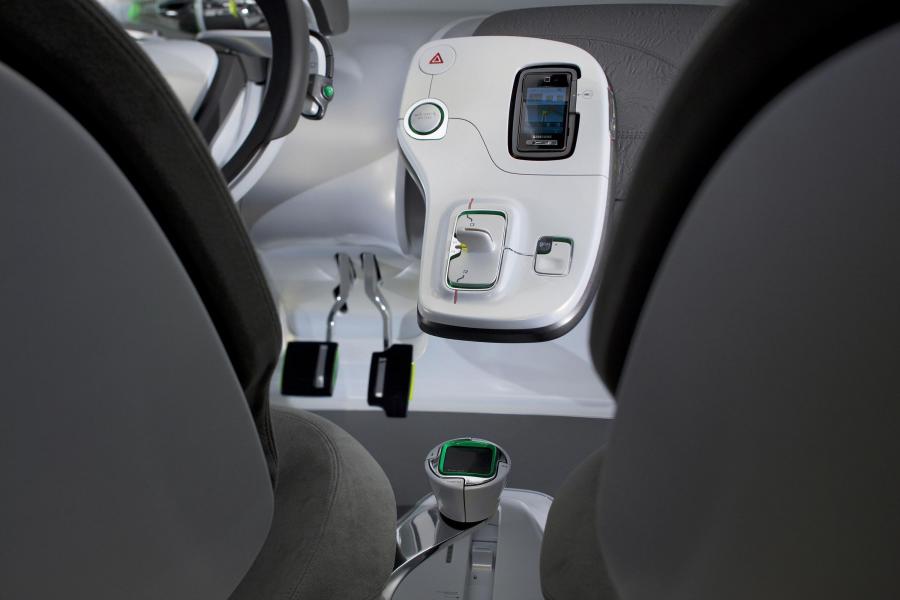  Renault Z.E. Concept 2008 года  (фото 78 из 90)